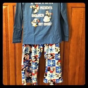 Size Medium ladies Chilly Willy pajama set.